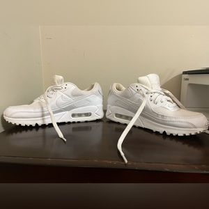 Nike air max white size 8us women’s